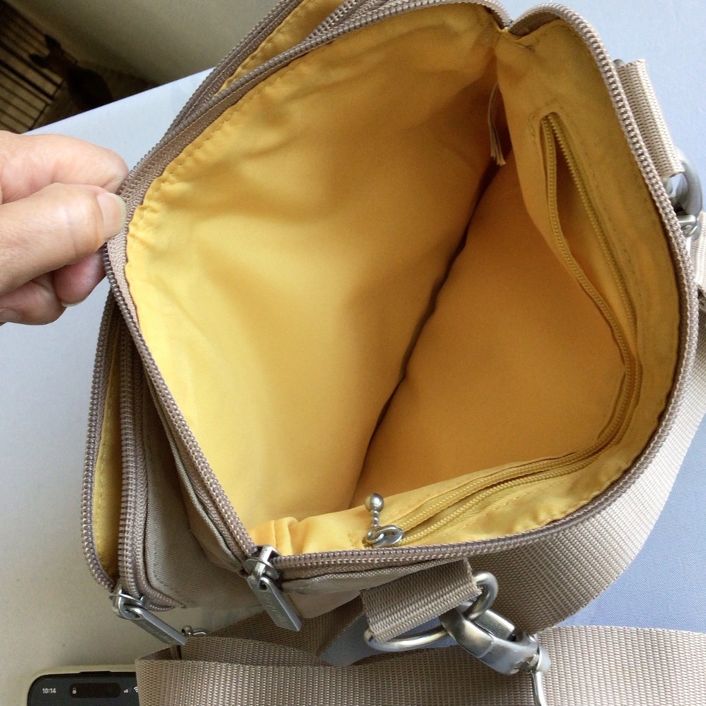 Baggallini Small Crossbody Purse - Picture 5 of 5